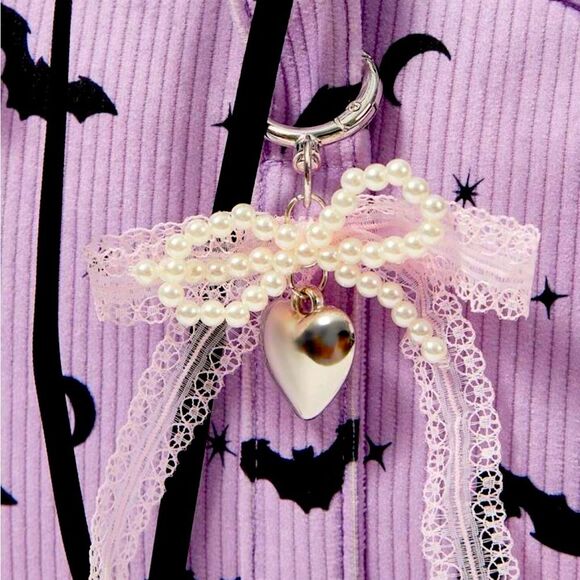 HALLOWEEN SALE Pastel Purple Goth Corduroy Ribbon Bat Purse - Picture 4 of 7